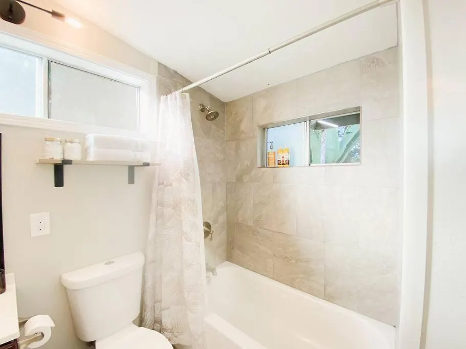Апартаменты Pineapple Studio, Kitchenette, Private Lanai Кио